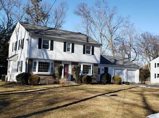 18 Dunsany Dr, Longmeadow, MA 01106