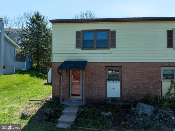 206 Homestead Ln #B, Boalsburg, PA 16827