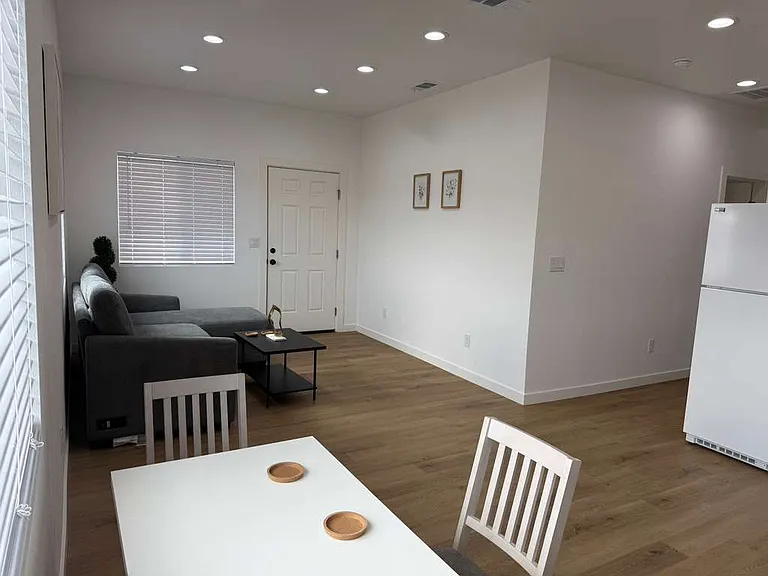 220 Sequoia Ave — Photo 16