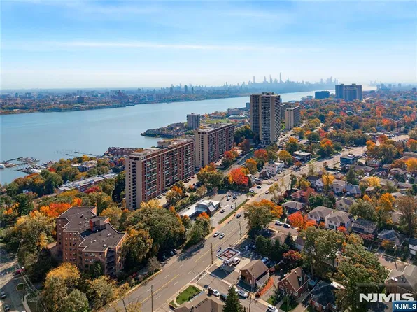 4 Horizon Road #628, Fort Lee, NJ 07024