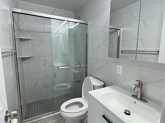 5th image of 8644 18th Ave #2