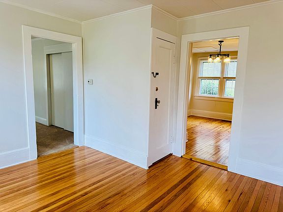 3rd image of 616 Roxboro Rd