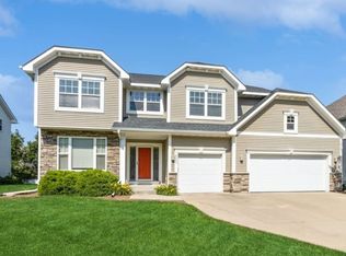 990 SE Waco Pl, Waukee, IA 50263