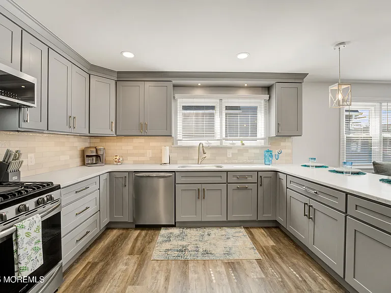 307 Asbury Ave — Photo 8