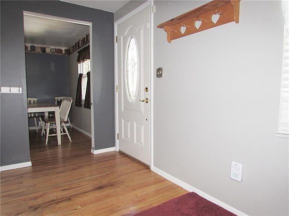 4th image of 133 Nassau Dr