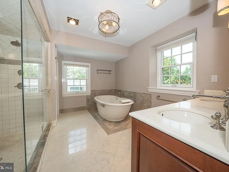 101 E Brookhaven Rd — Photo 47
