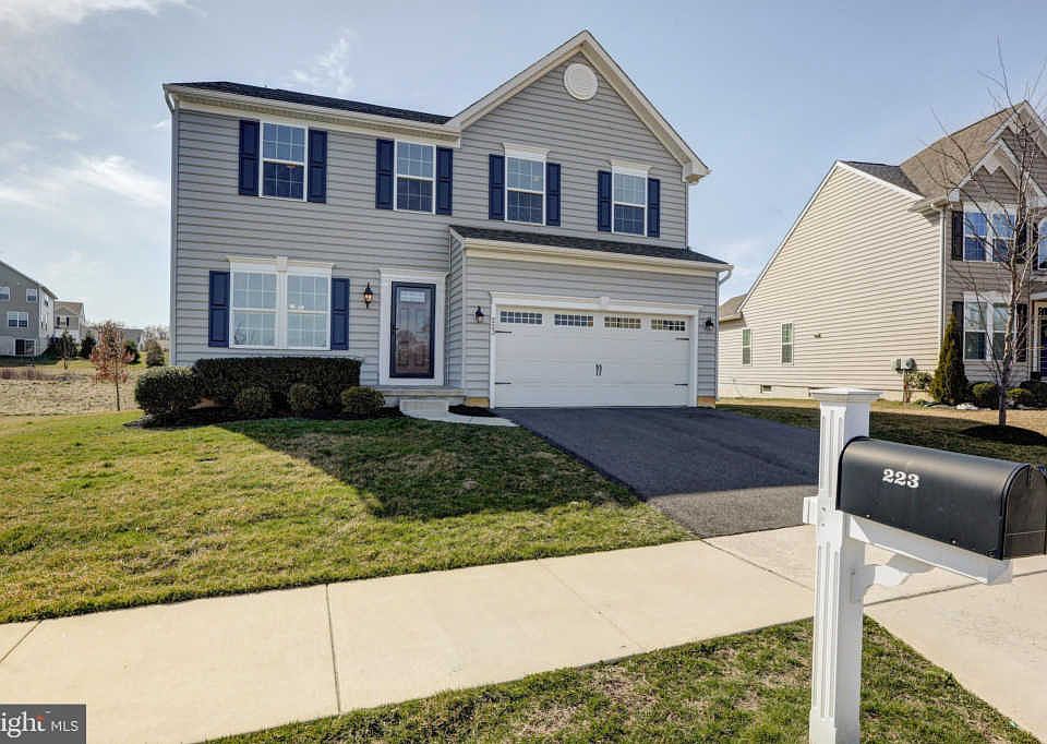 1st image of 223 Armata Dr