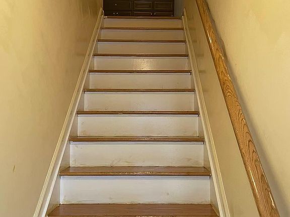 2nd image of 95 Taft Ave Floor 2