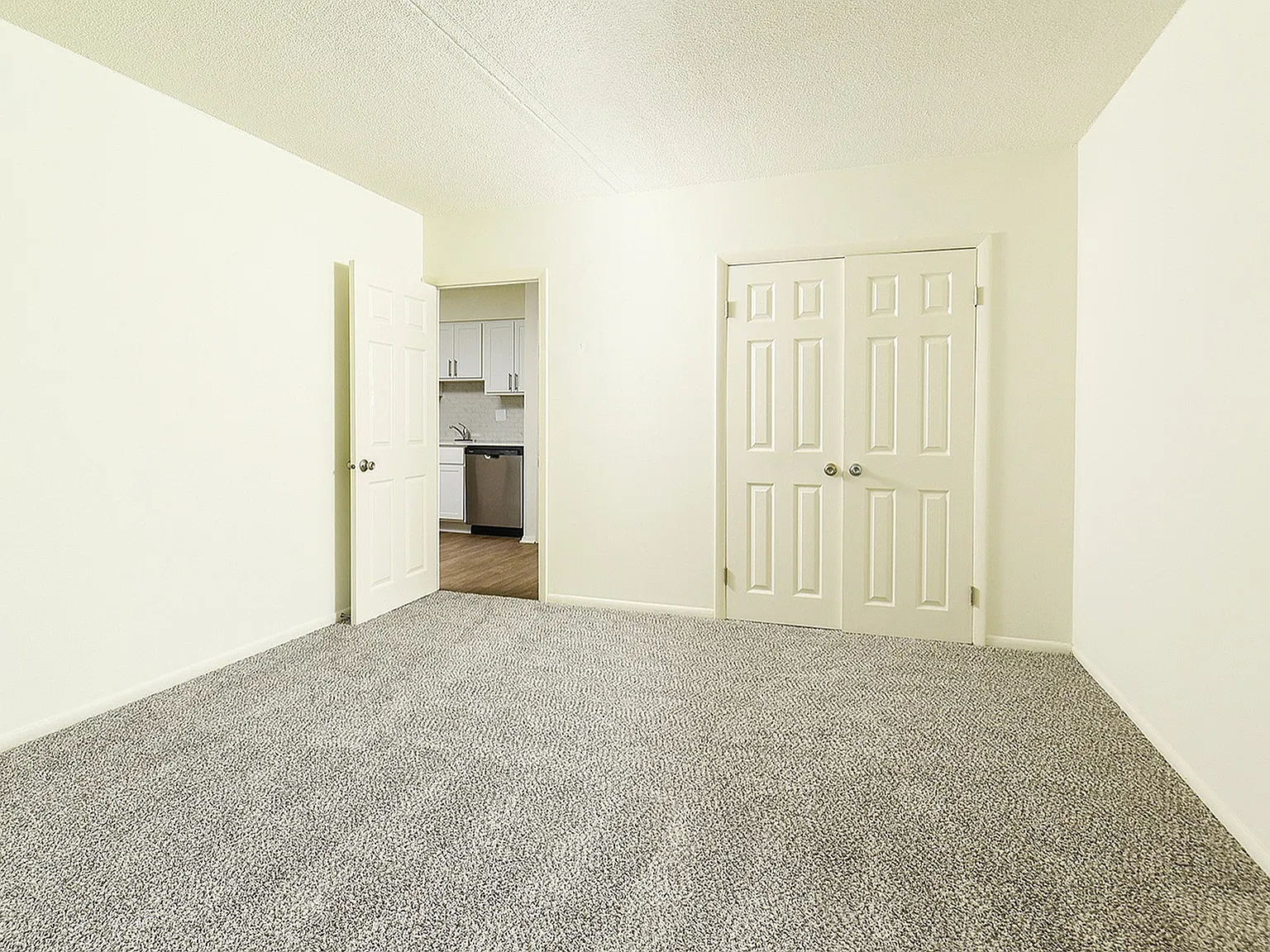 Hollow Run Apartments — Photo 3