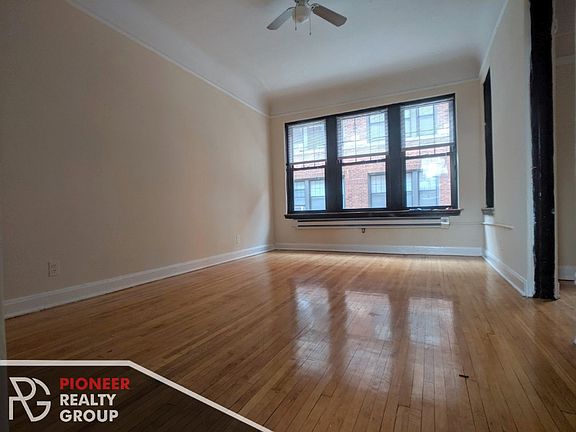 3rd image of 4407 N Wolcott Ave #4411A1