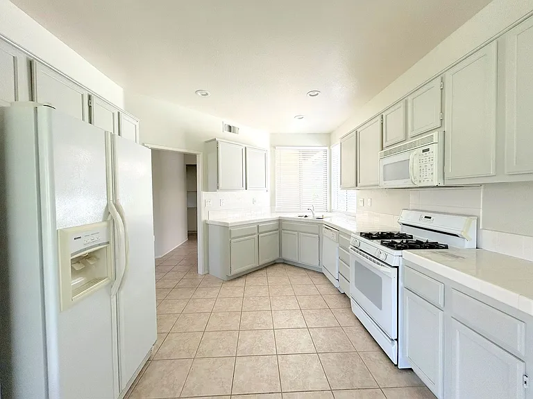 5793 Orange Tree Ave — Photo 9