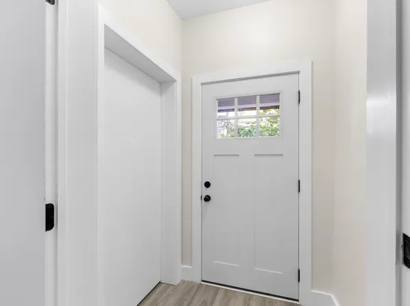 165 Van Nostrand Avenue image 4 of 13