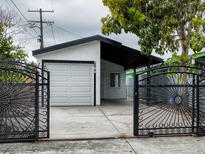 2162 E 105th St, Los Angeles, CA, 90002