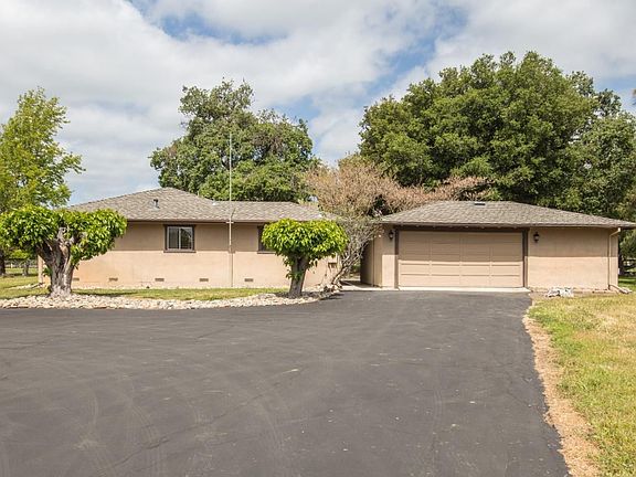 5th image of 460 Carpenter Dr