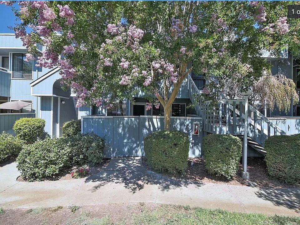 1st image of 968 La Barbera Dr