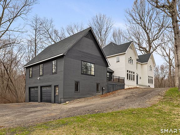 3rd image of 326 Thayer Pond Road