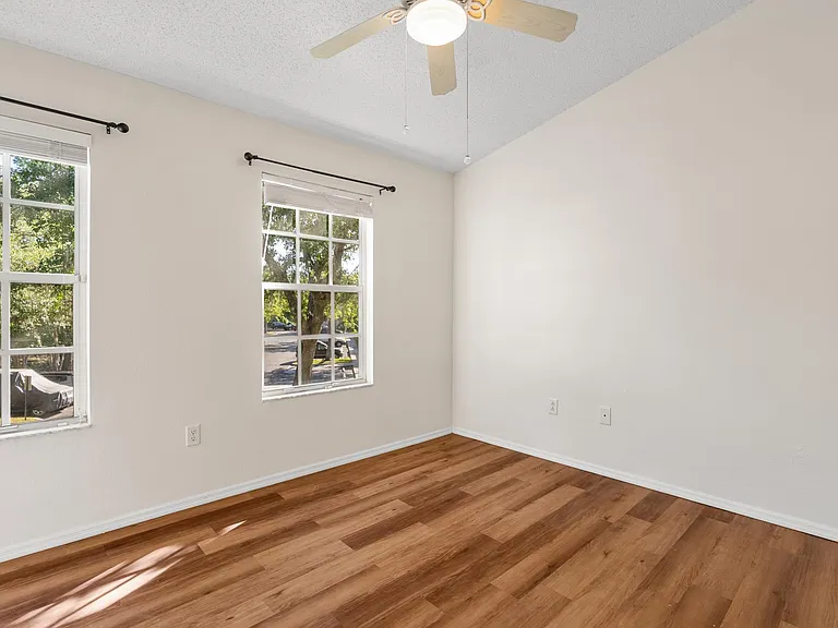 8611 Hunters Key Cir #8611 — Photo 13