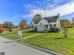 48 W Hoke St, Spring Grove, PA 17362