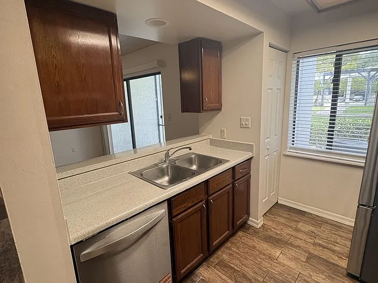 184 Riverbend Dr #101 — Photo 3
