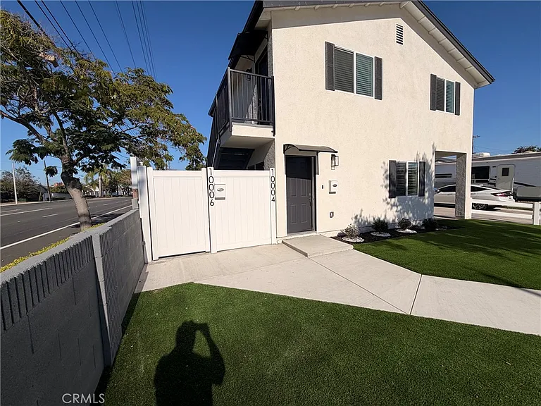 1006 Saint Stephen Cir — Photo 2