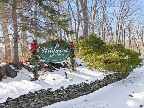 2nd image of 7 Wildwood Drive #7