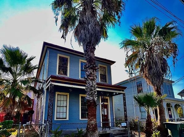 905 18th St, Galveston, TX 77550