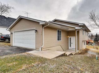 309 S Rosedale Ct, Round Lake, IL 60073