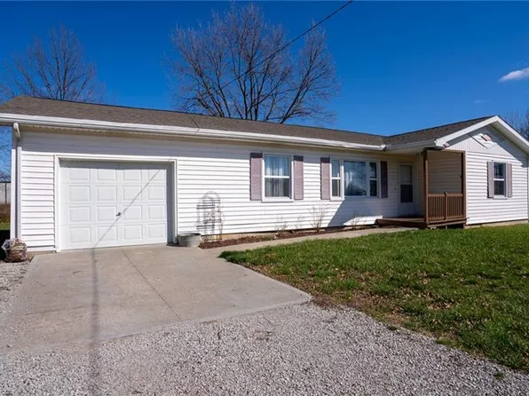 1015 S Hughes St, Hamilton, MO 64644