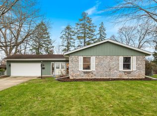 425 N Alfred Ave, Elgin, IL 60123