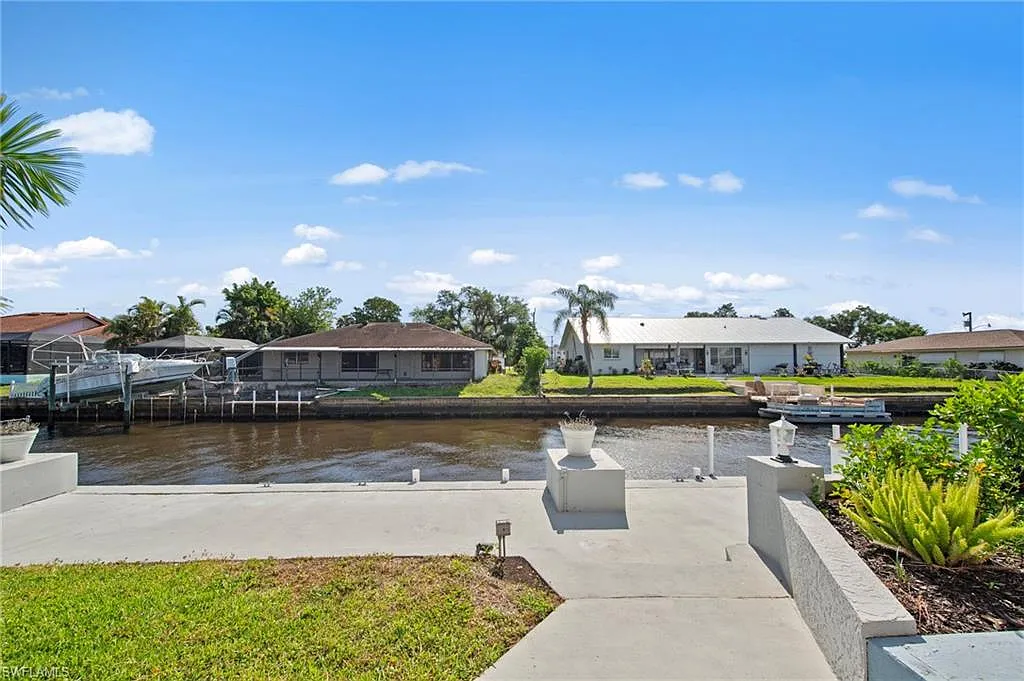 North Fort Myers — Photo 2