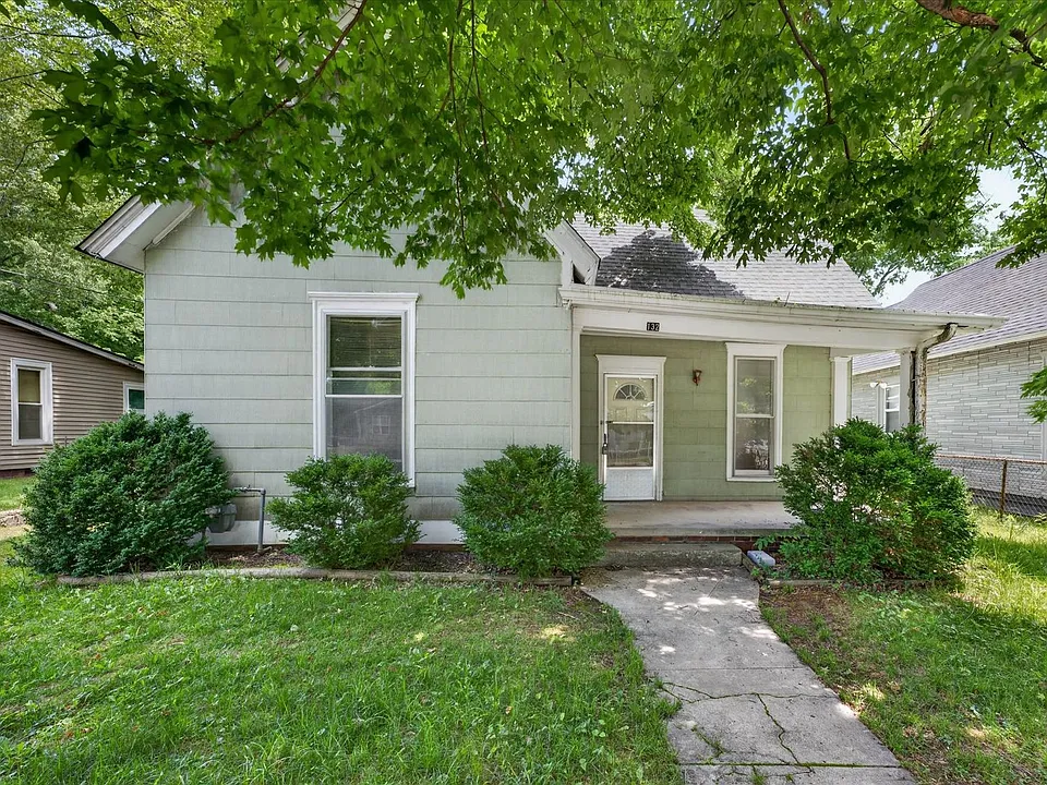 132 S McPherson St