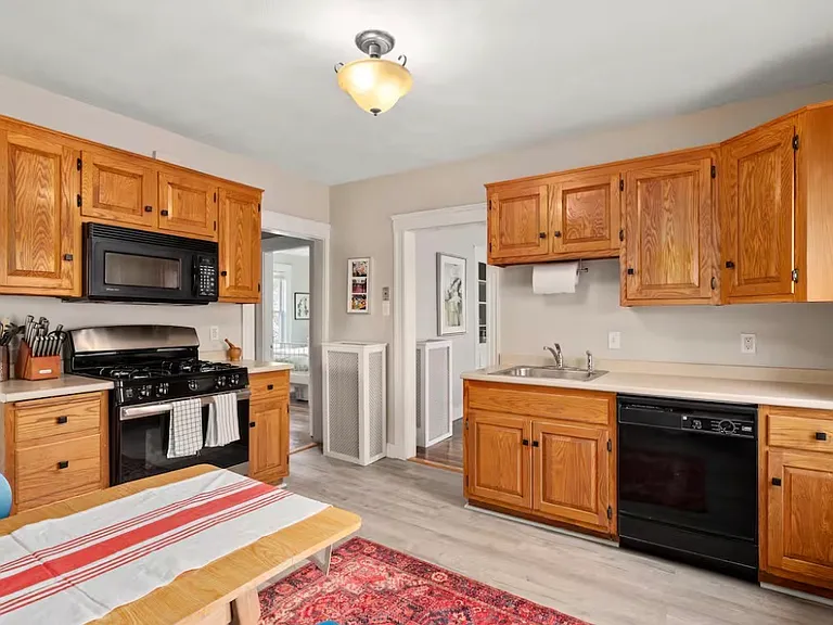 258 Roslindale Ave — Photo 8