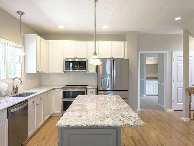 7492 Fairfield Lakes Dr — Photo 10