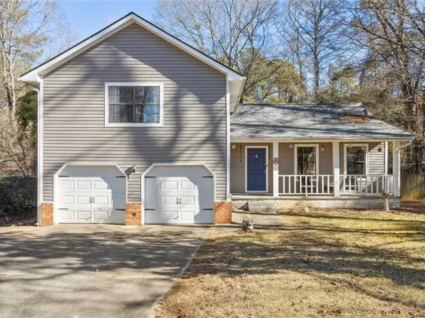 204 Groveland Dr, Peachtree City, GA 30269