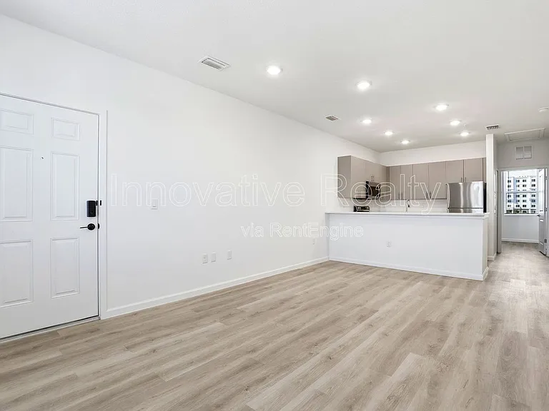 Venture Apartments — Photo 144