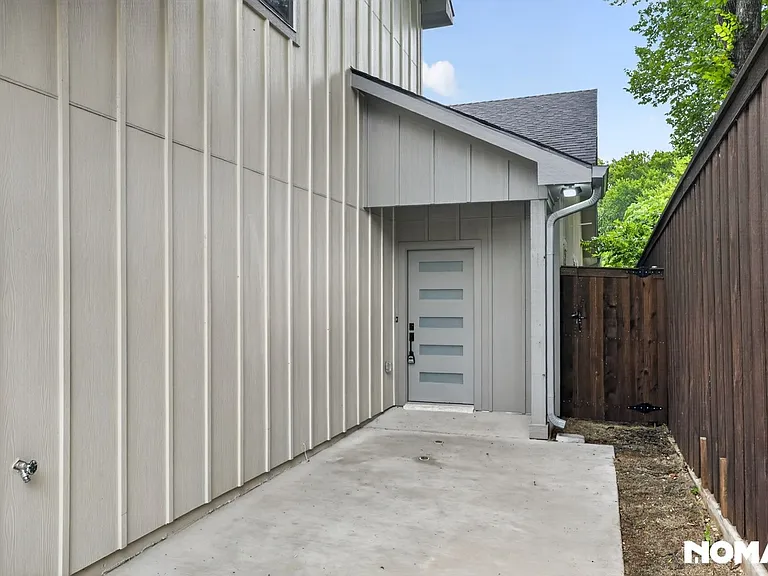 4408 Goddard Rd — Photo 18