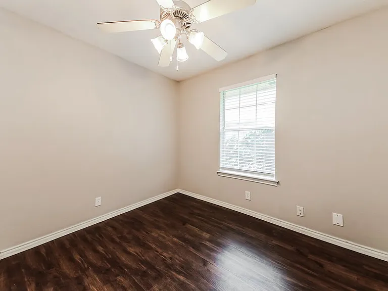 2115 Lattimore St — Photo 13