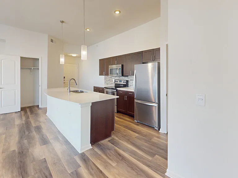 Residences at the Domain — Photo 138