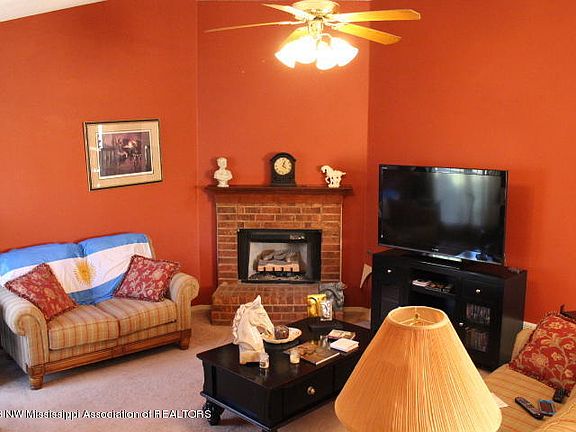3rd image of 1257 Payton Dr N