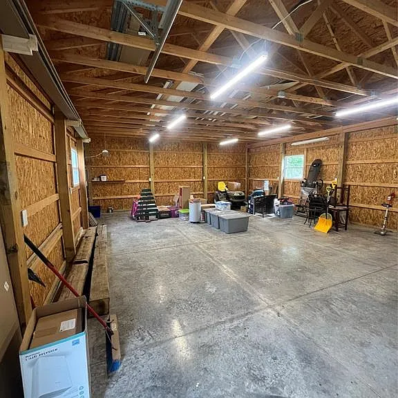 1261 Avonia Rd — Photo 9