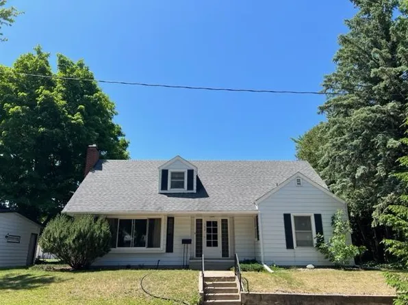 102 Cedar Ave S, New Richland, MN 56072