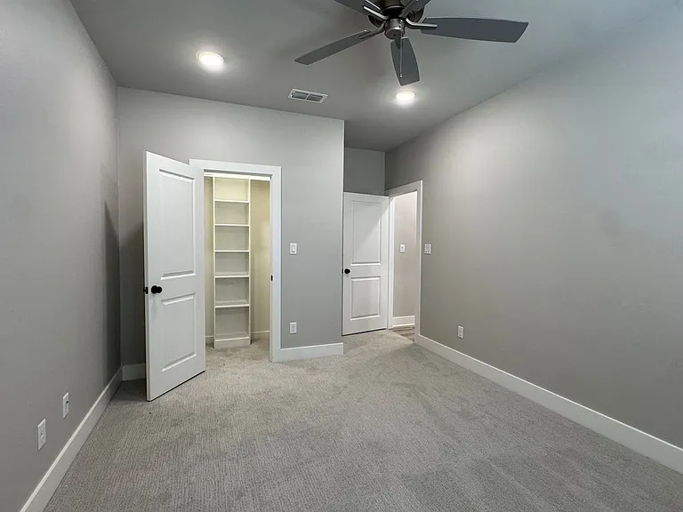 7110 Alexander Dr — Photo 35