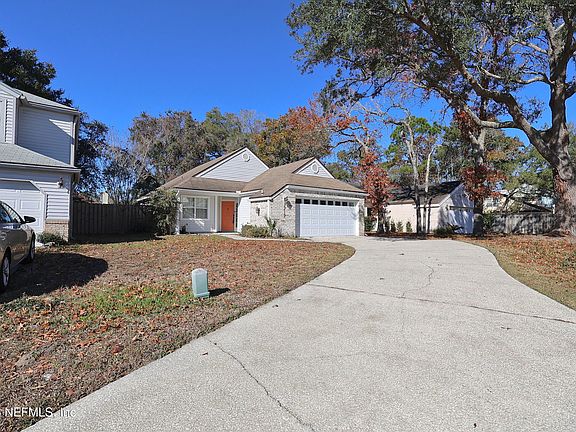 2nd image of 7719 LYNCHBURG Court W