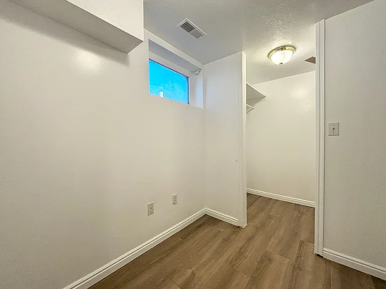 2028 E. Sunnyside Ave. — Photo 13