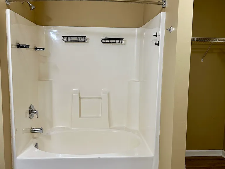 15713 Lakepoint Forest Dr — Photo 22