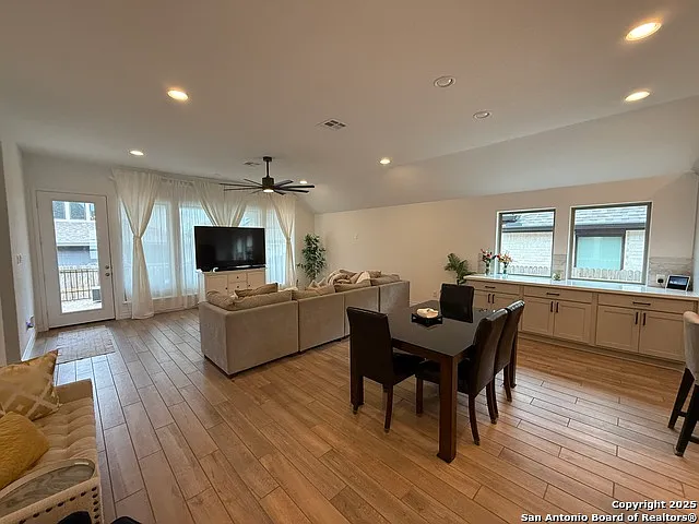 2216 Prado Dr — Photo 19
