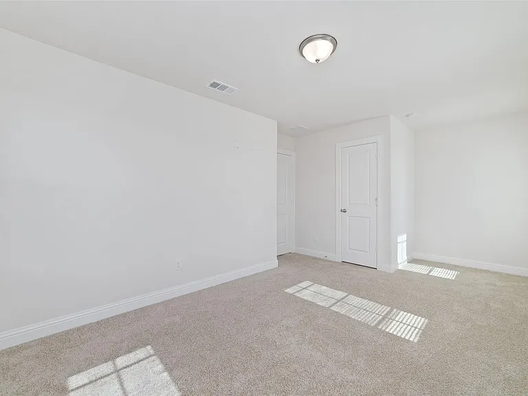 1911 Hickory Grove Ln — Photo 36
