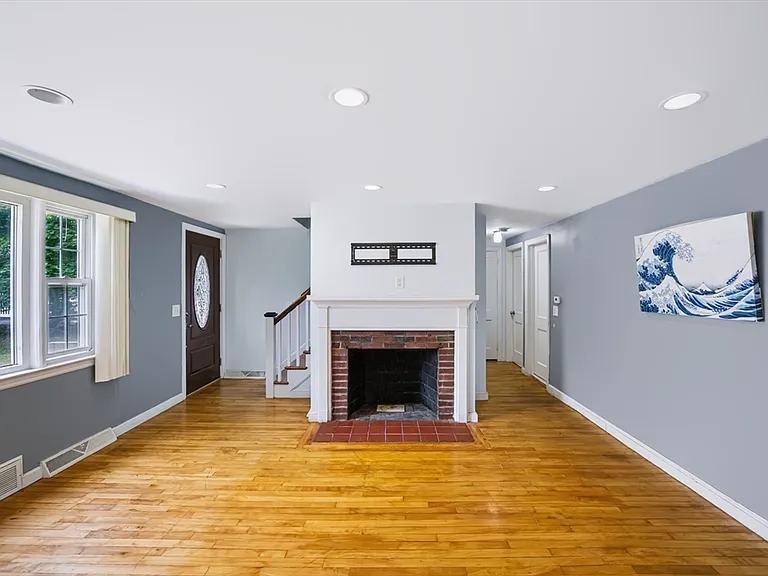 52 Common St #52 — Photo 5