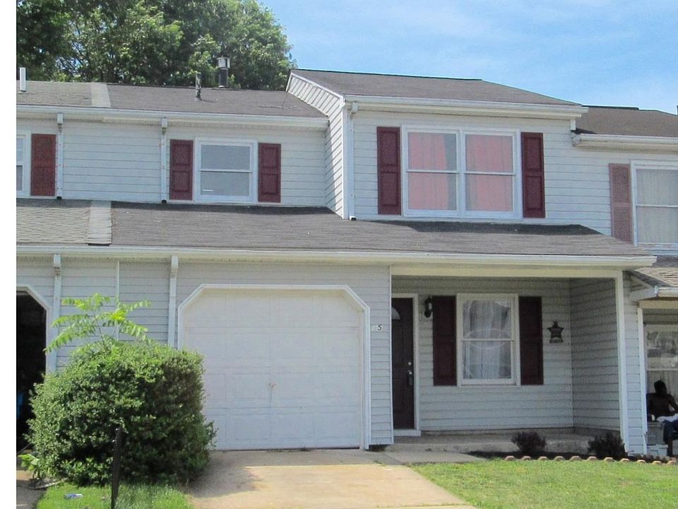 1st image of 35 Stephanie Dr