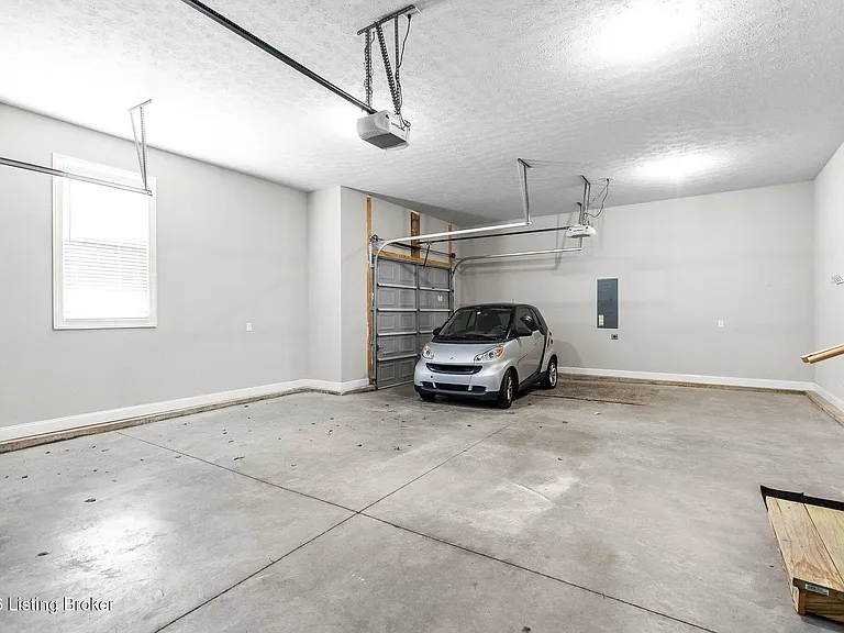 6204 Moonseed St — Photo 54